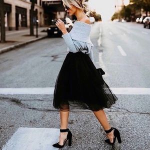 Pleated Versatile Tulle Midi Francesca’s Skirt